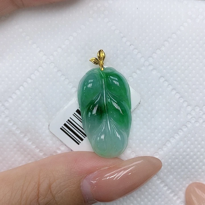 颈饰18K金镶嵌翡翠