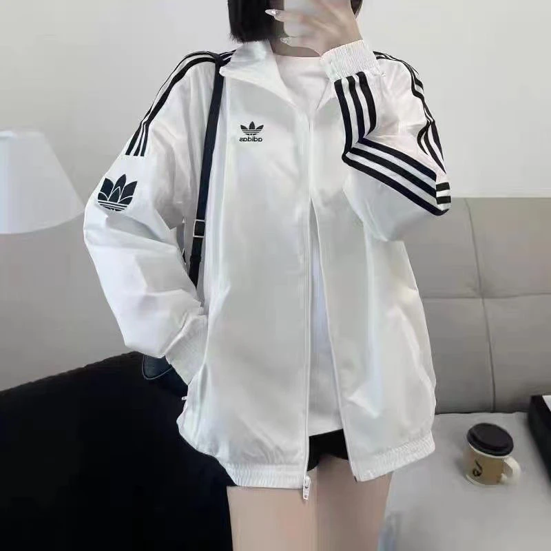 【达人专属】刺绣标男女风运动风常规立领风衣外套上衣-01