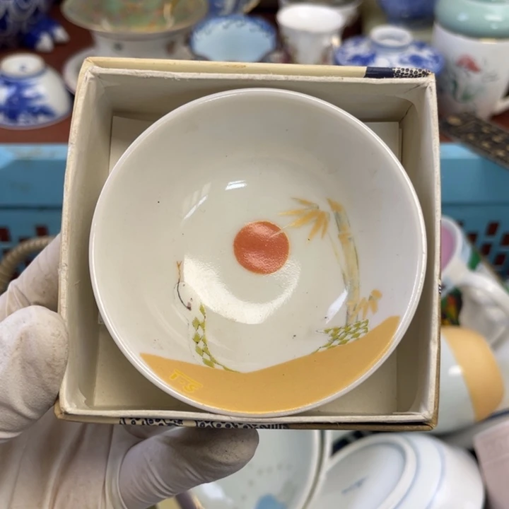 他家瓷器真美…开播了