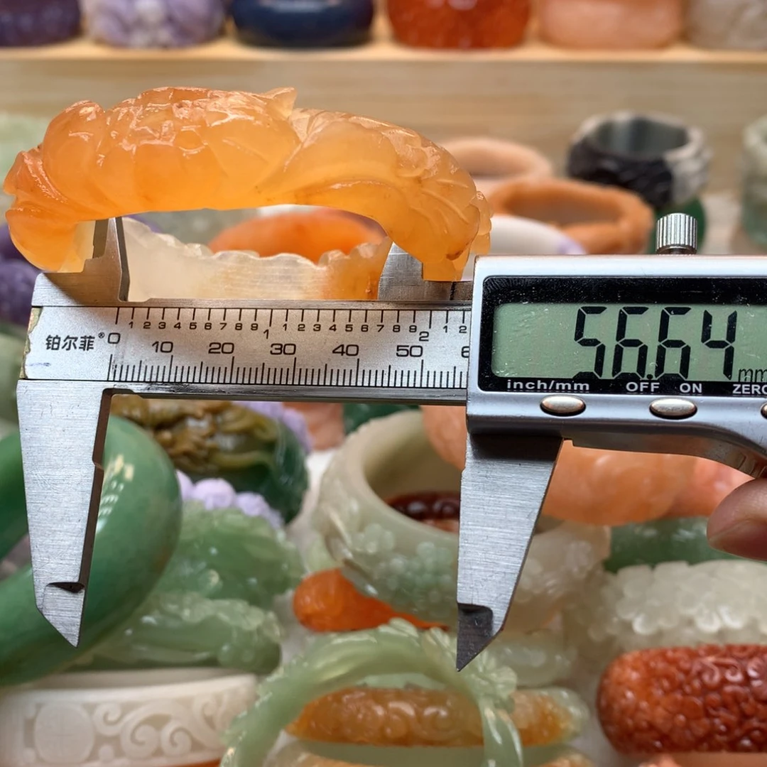 未镶嵌手镯石英质玉