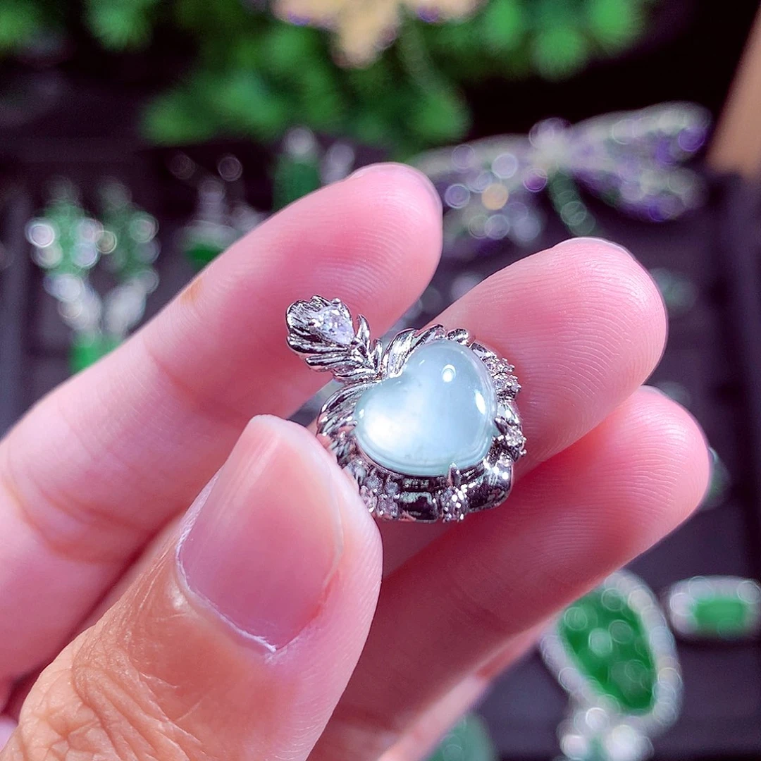 颈饰未镶嵌翡翠天然