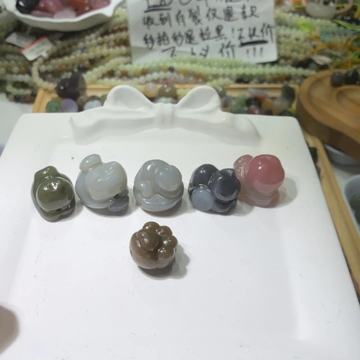 和田玉未镶嵌珠宝半成品ཌ****ད