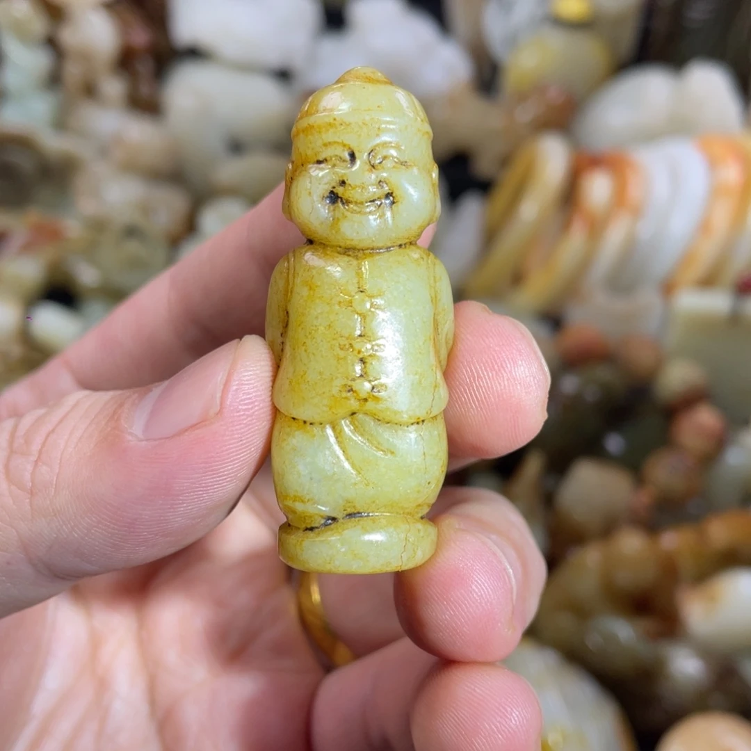 和田玉未镶嵌把件