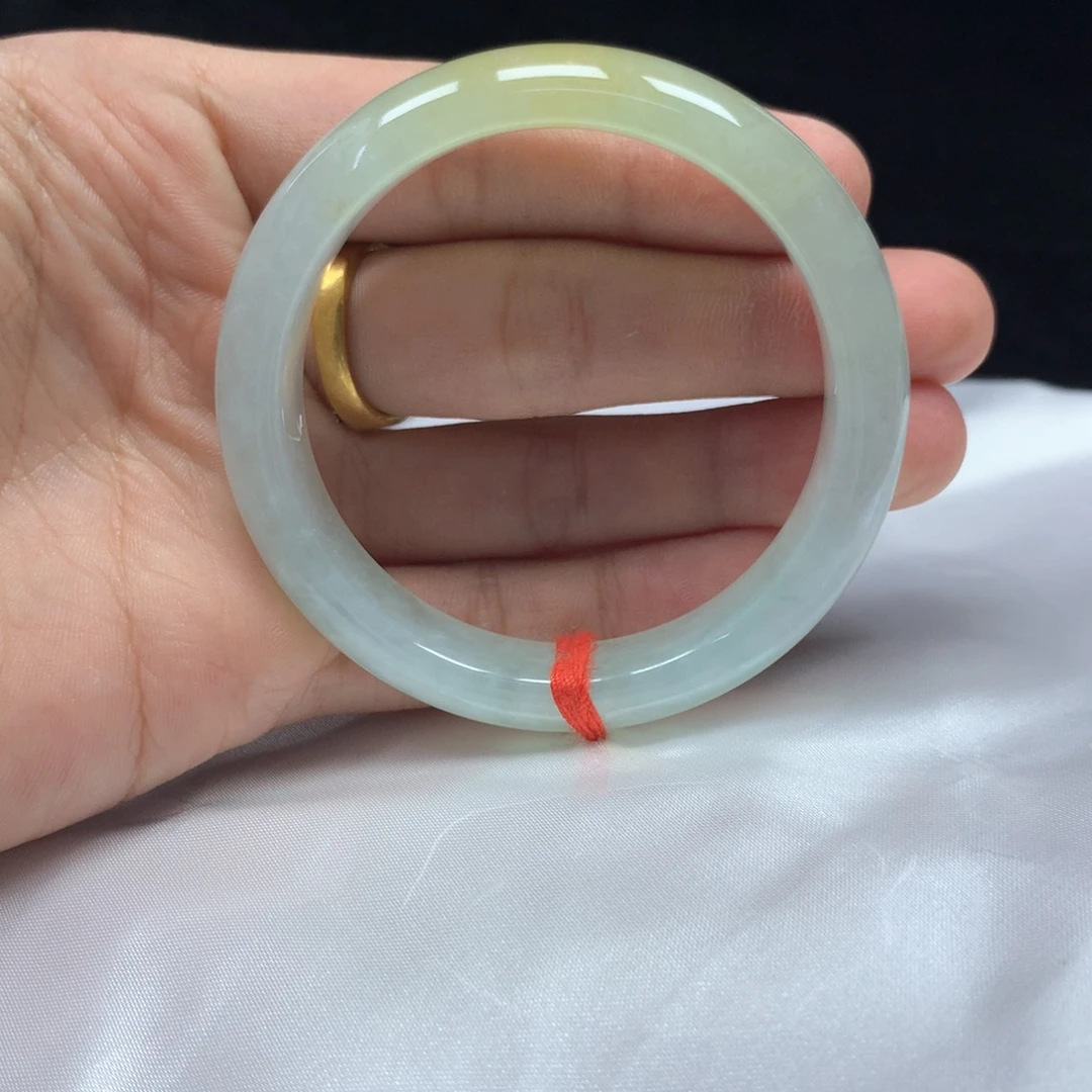 翡翠未镶嵌手镯（圆镯）51.3