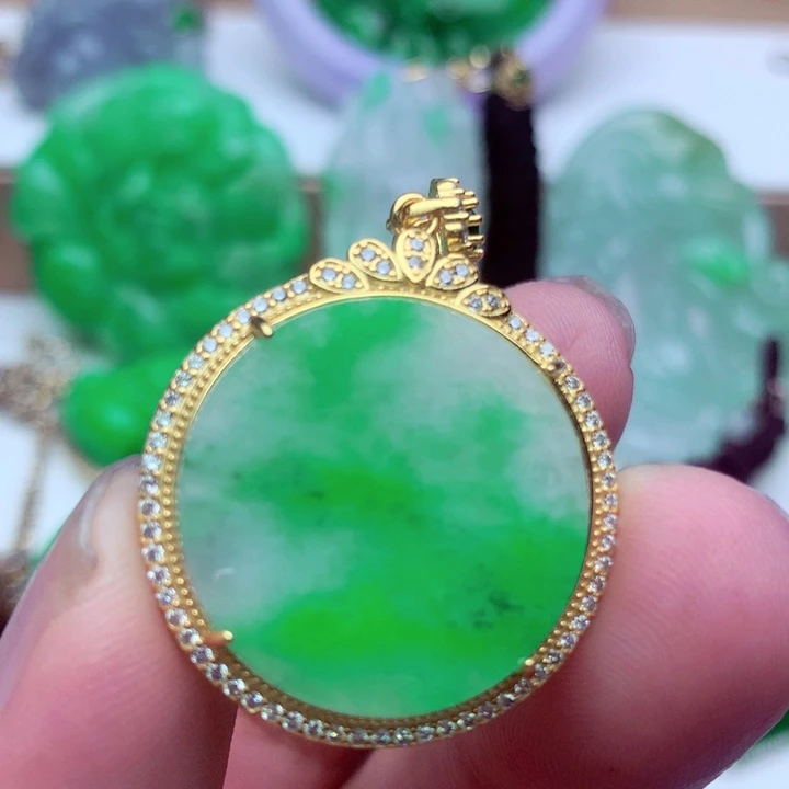 吊坠(不含链)未镶嵌翡翠