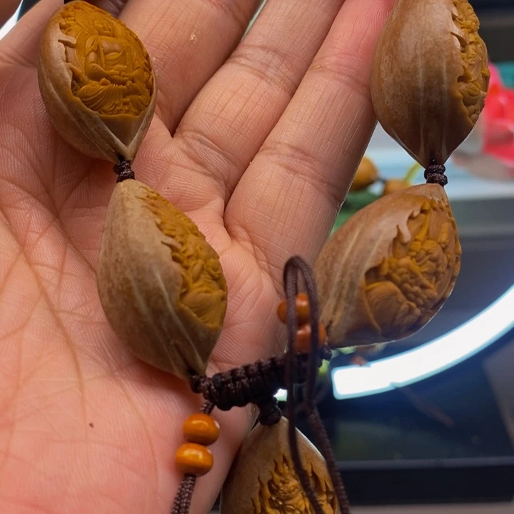 吊坠橄榄核叫你奶奶叫姐姐奶奶姐姐欢欢家