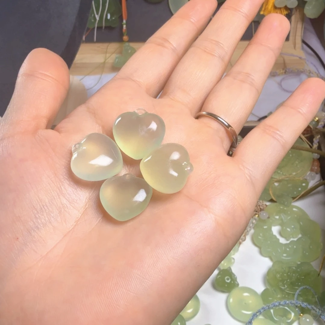 维***Ꮤ蛇纹石玉未镶嵌颈饰