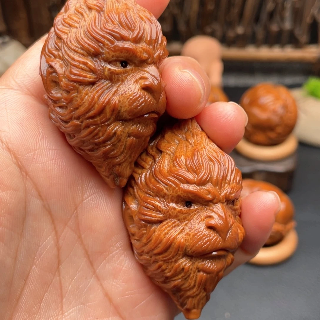 把件橄榄核大圣一对