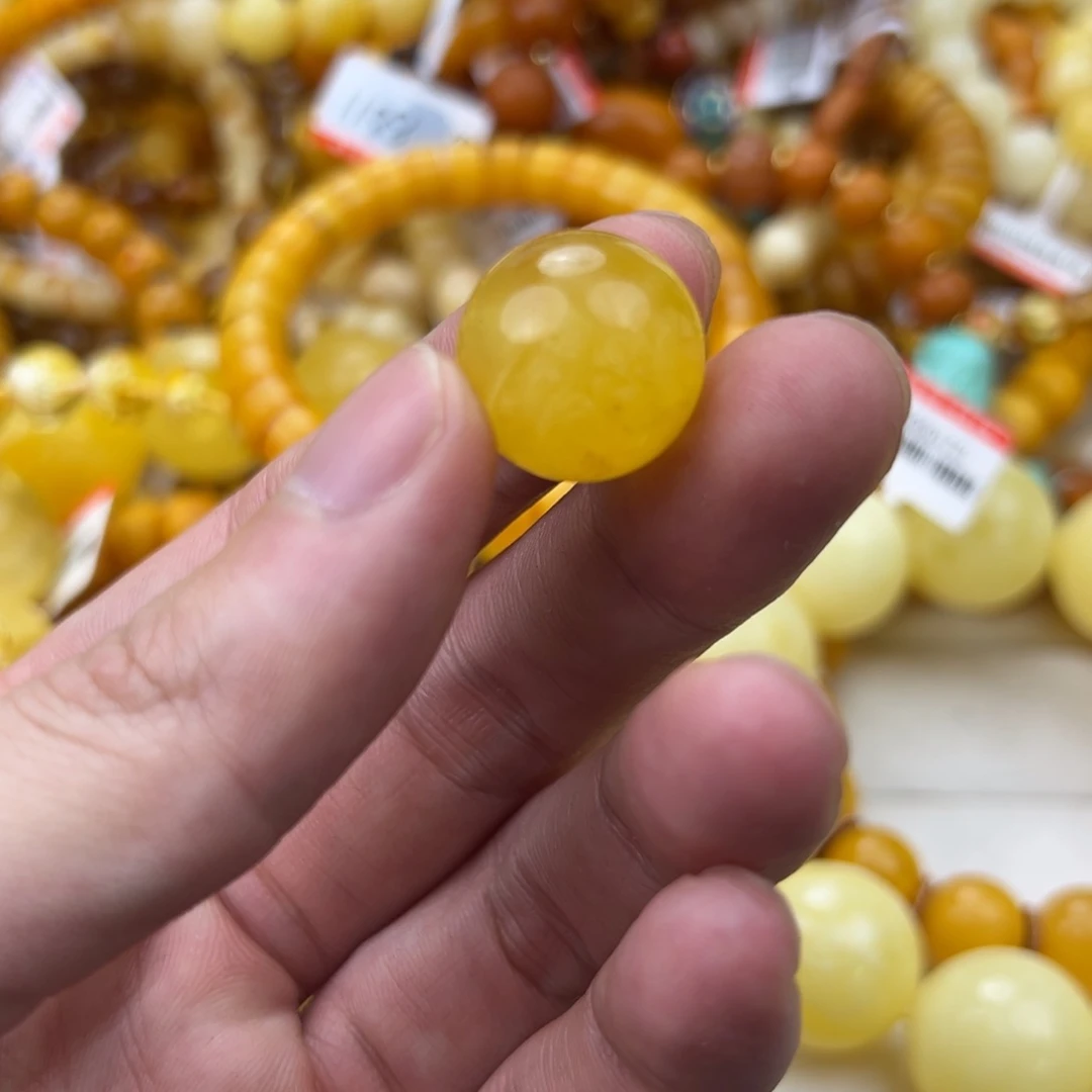 琥珀珠宝奇石未镶嵌