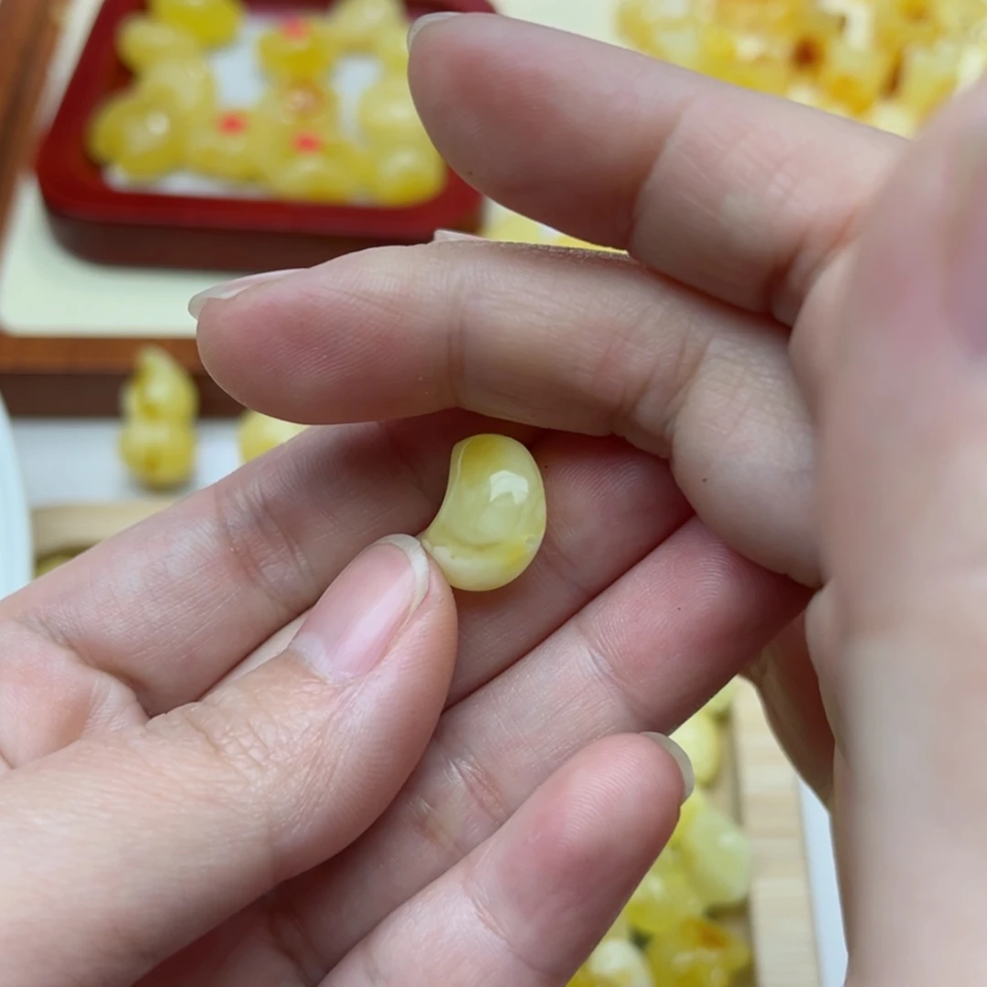 【闪购商品】蜜蜡裸石未镶嵌配饰