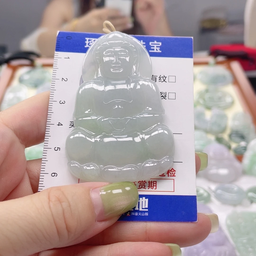 颈饰未镶嵌翡翠观音