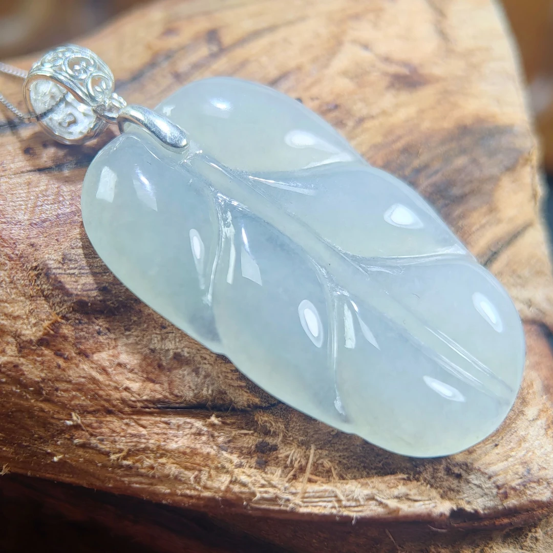 天然A货冰种翡翠叶子吊坠带证书