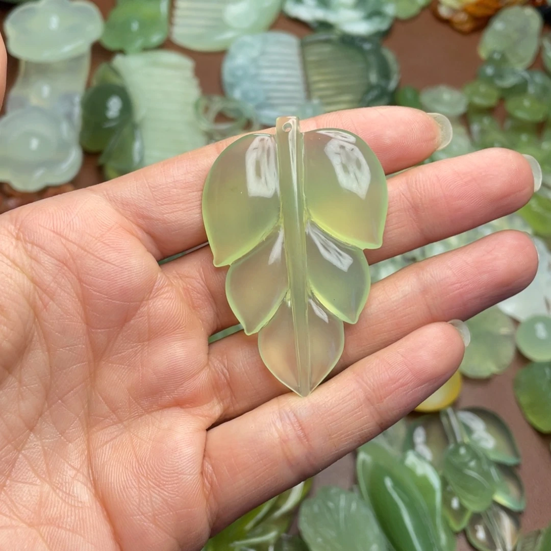 蛇纹石玉合金颈饰