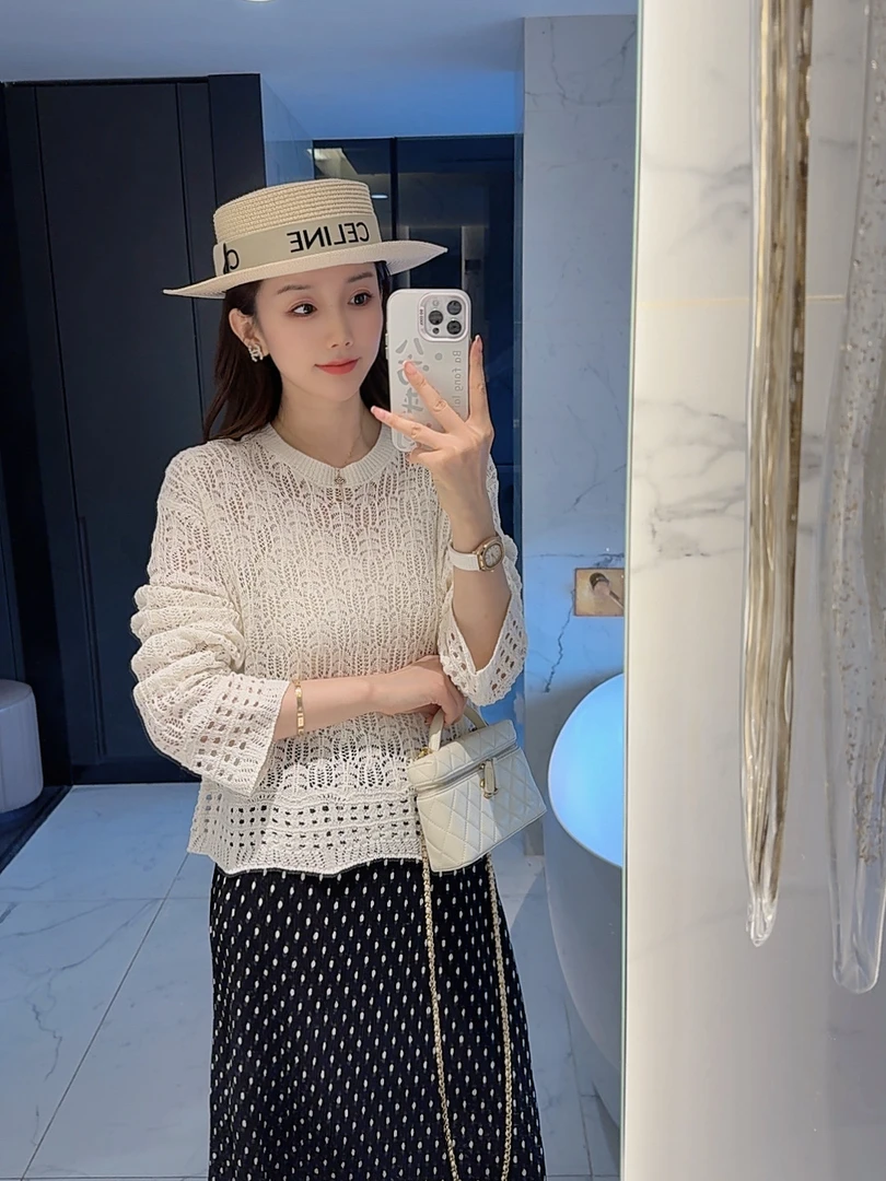 【大静静】米色~镂空针织衫上衣DJJ2184