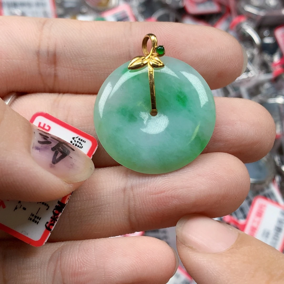 ****࿐翡翠18K金镶嵌颈饰