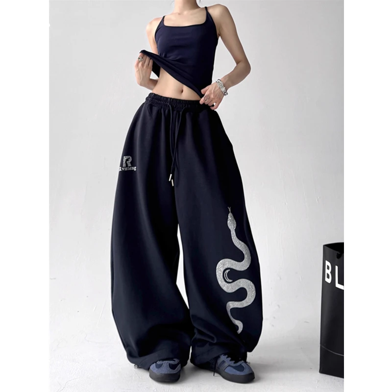 2025年新款超火蛇纹阔腿裤女嘻哈跳舞穿搭印花烫钻休闲裤宽松卫裤