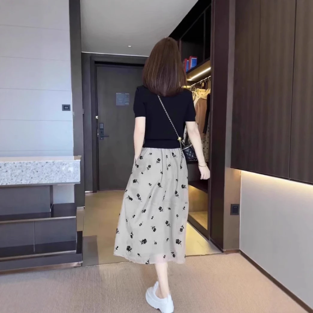 【套装】清新百搭V领修身短袖上衣花朵印花网纱裙套装女5015+1125