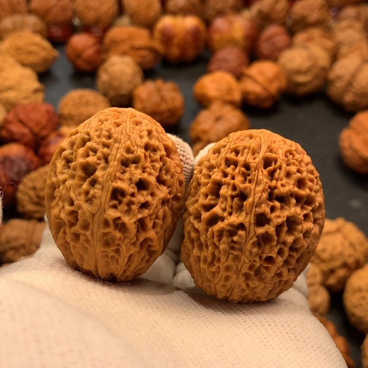 文玩核桃吊坠20……..