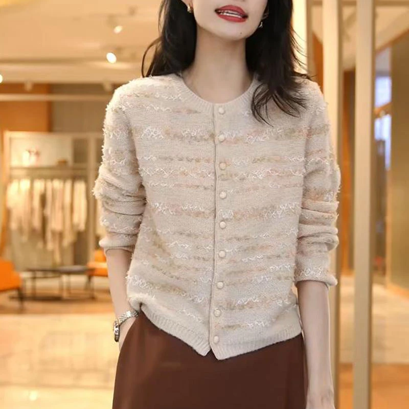 2025春秋季新款时尚开衫长袖毛衣女士气质圆领宽松针织衫百搭女装