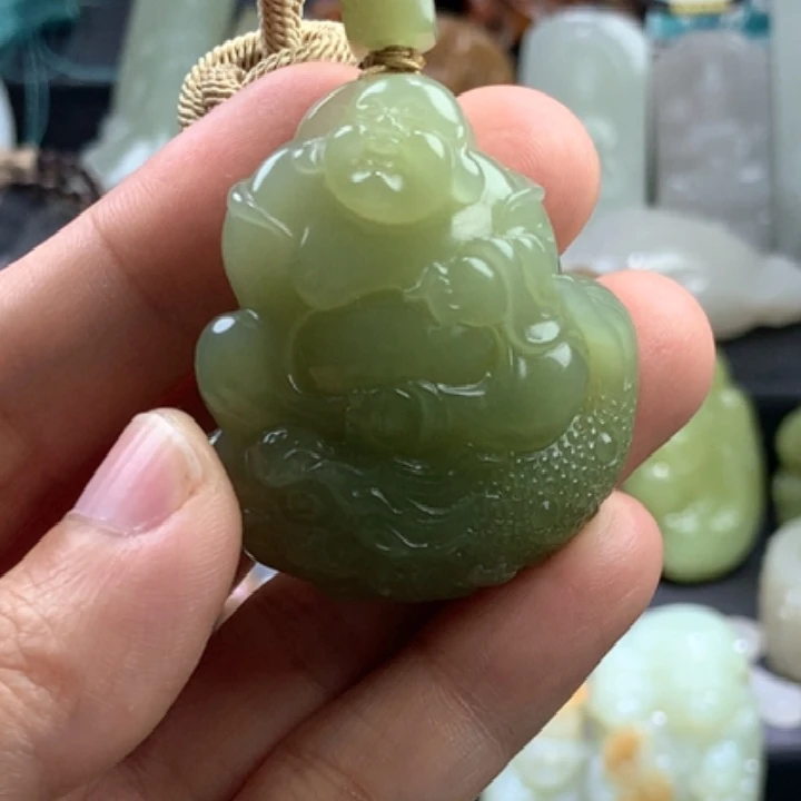 和田玉未镶嵌颈饰