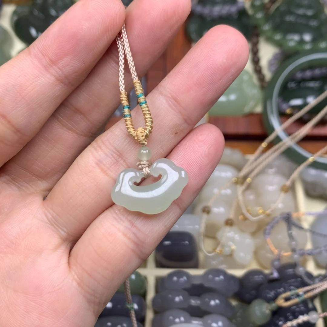 【闪购商品】颈饰未镶嵌和田玉