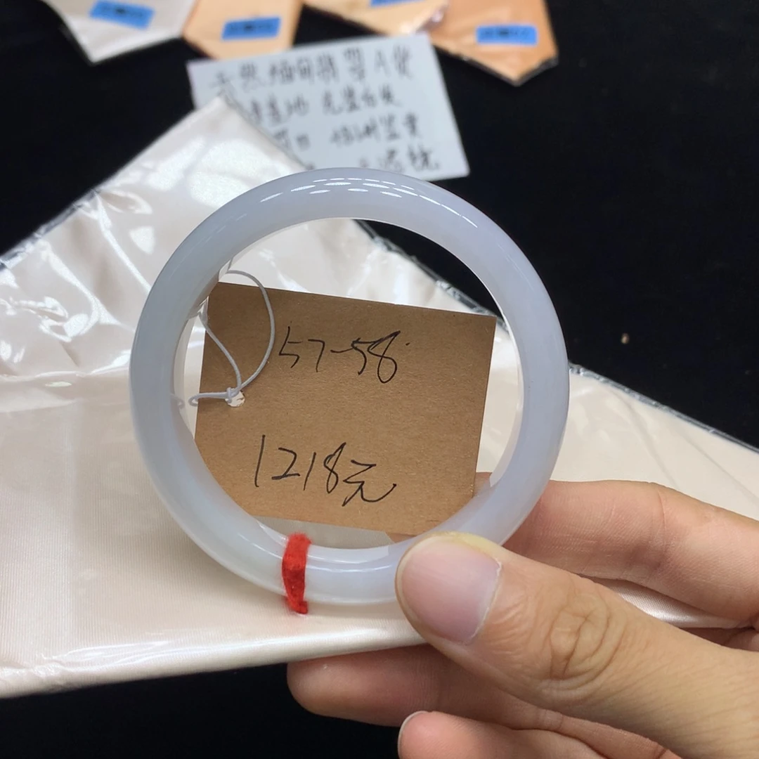 翡翠未镶嵌手镯手镯