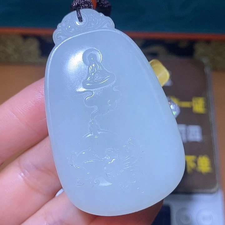 两***人颈饰未镶嵌和田玉