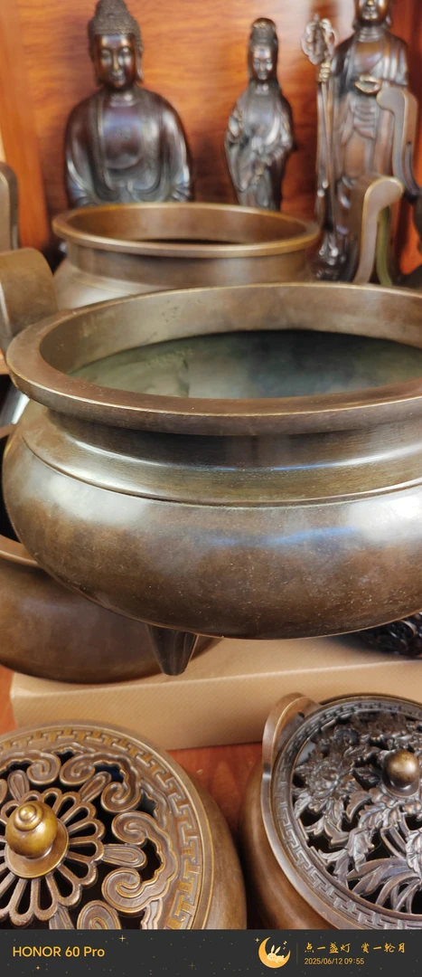 造型大气适合供奉