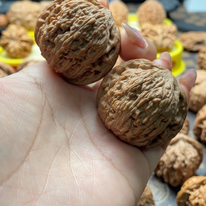 把件桃核41泥鳅背全品无修