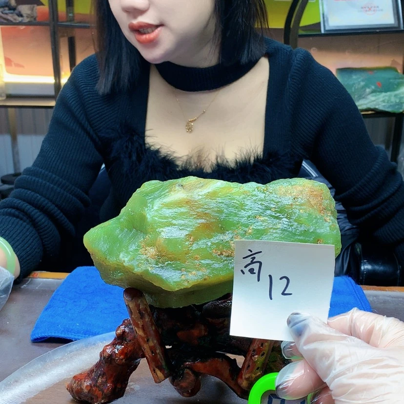 【闪购商品】未镶嵌蛇纹石玉原石涛*