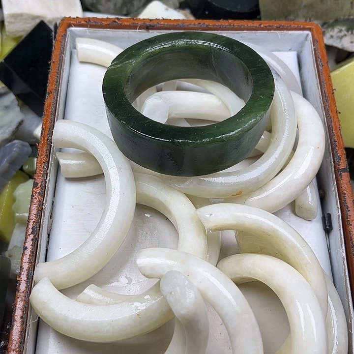 未镶嵌手链和田玉