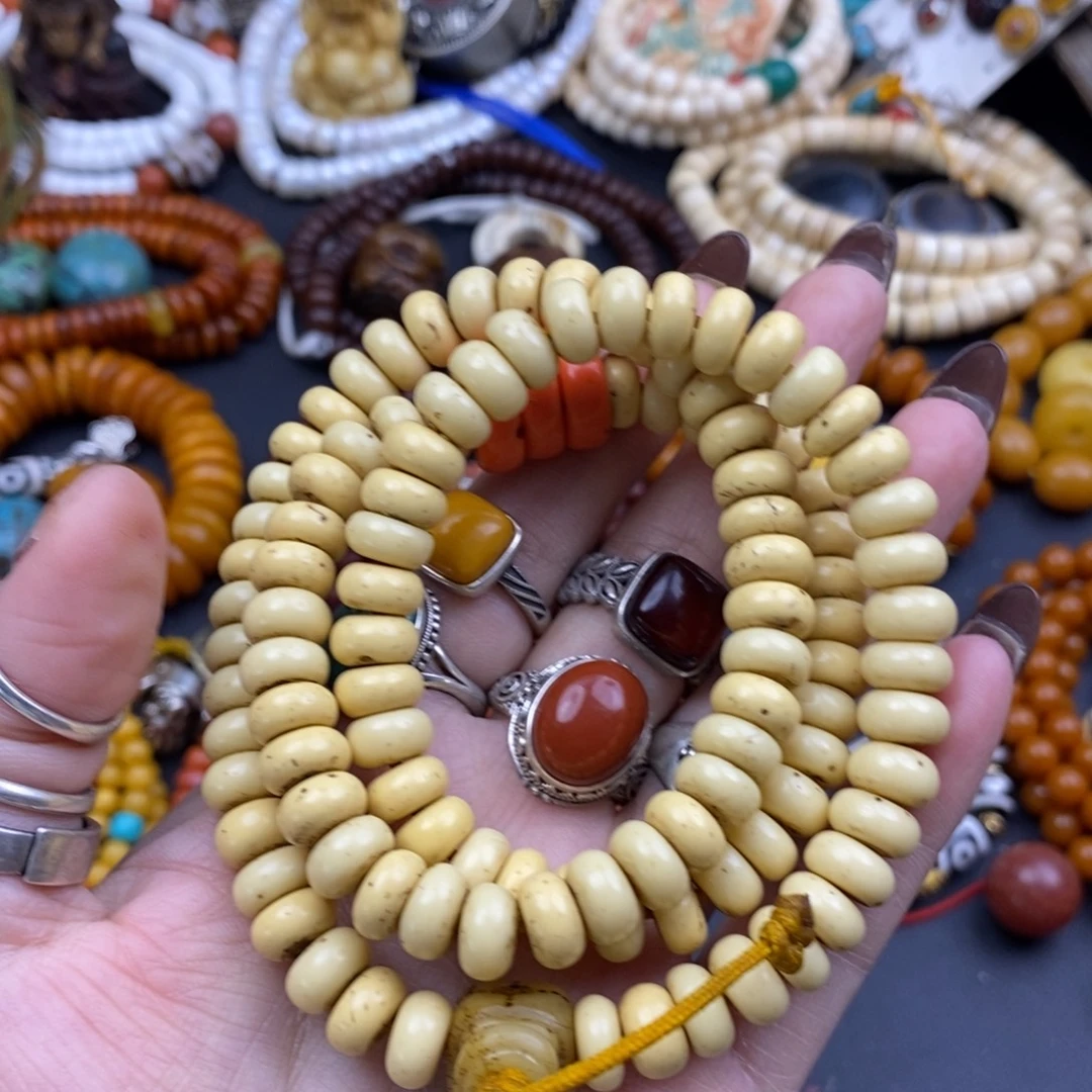 晚****泥塑擦擦的吊坠和