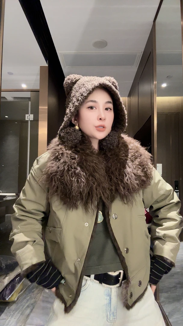 8825：小领子毛外套