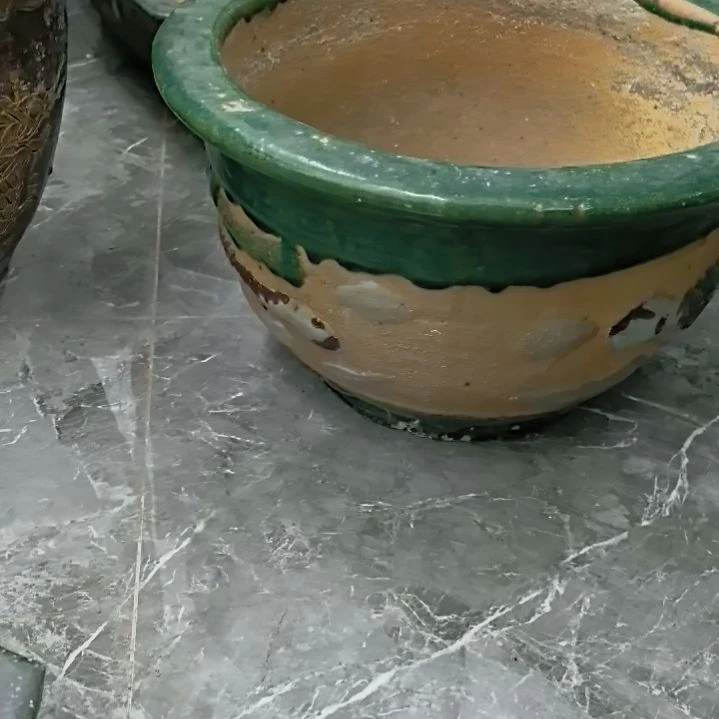 青花瓷辰*.石湾公仔花盆一个