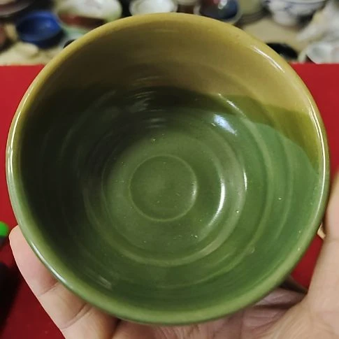 瓷片瓷片，各种摆件，均有瑕疵。沙锅！
