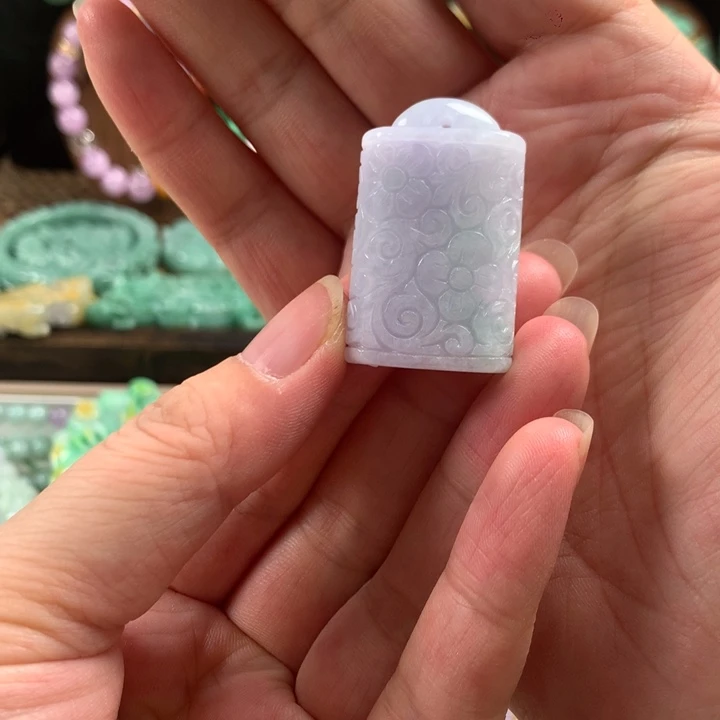 翡翠未镶嵌颈饰吊坠