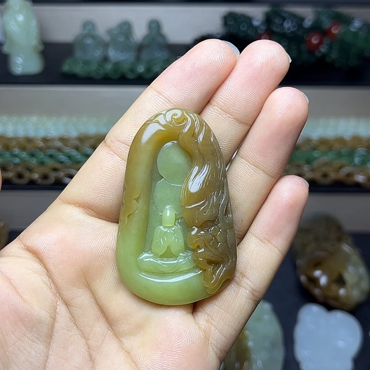 遇***)颈饰未镶嵌和田玉
