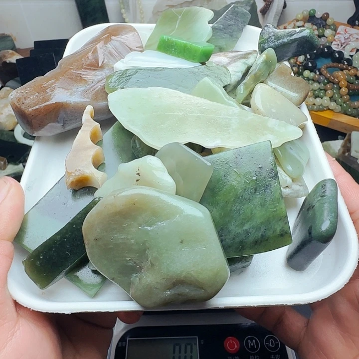 用***子和田玉（糖玉）未镶嵌珠宝半成品