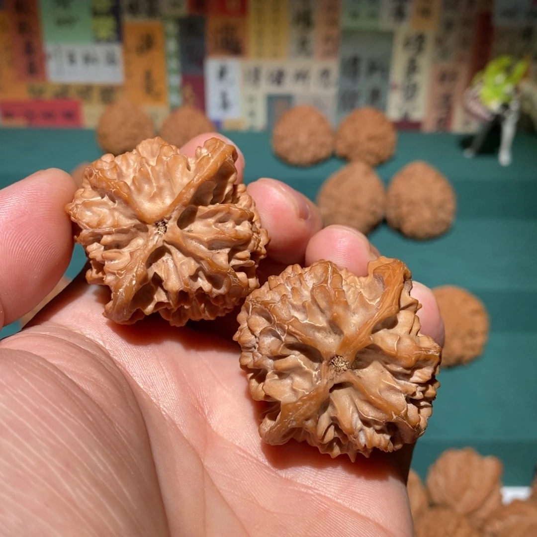 B***F文玩核桃把件苹果