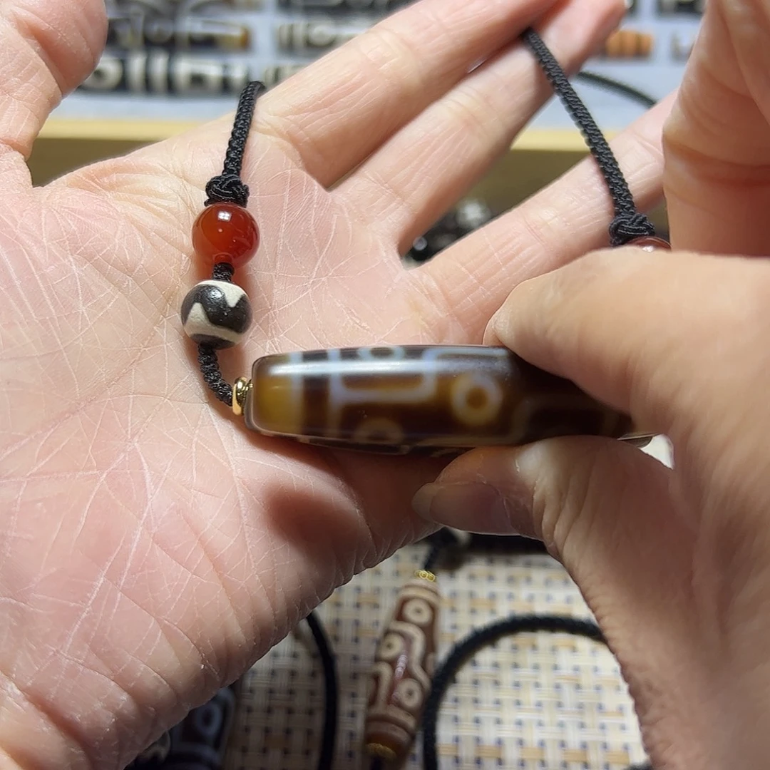 泽***吉玛瑙/玉髓未镶嵌颈饰