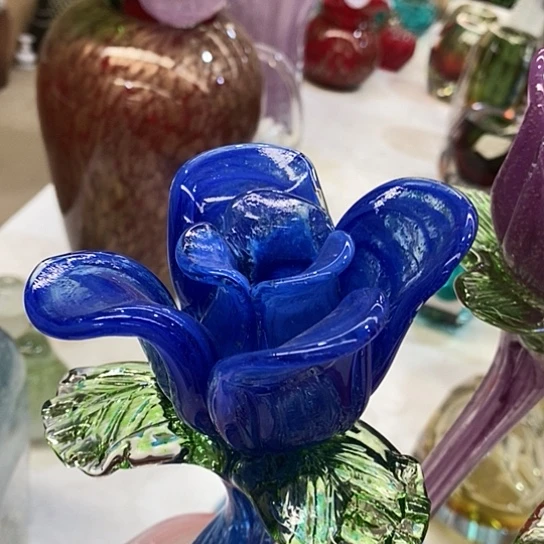 琉璃花瓶高45厘米宽12厘米