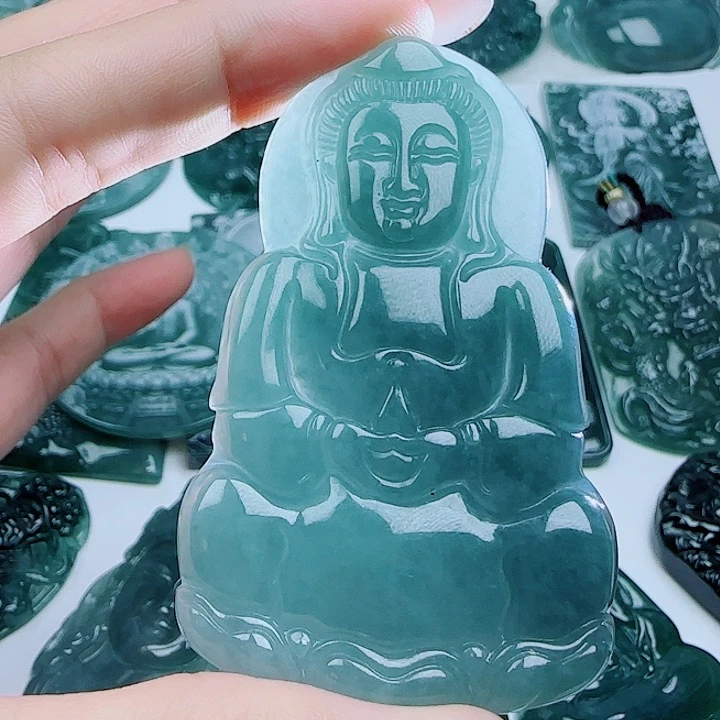 翡翠未镶嵌颈饰多样性发货天然的A货翡翠