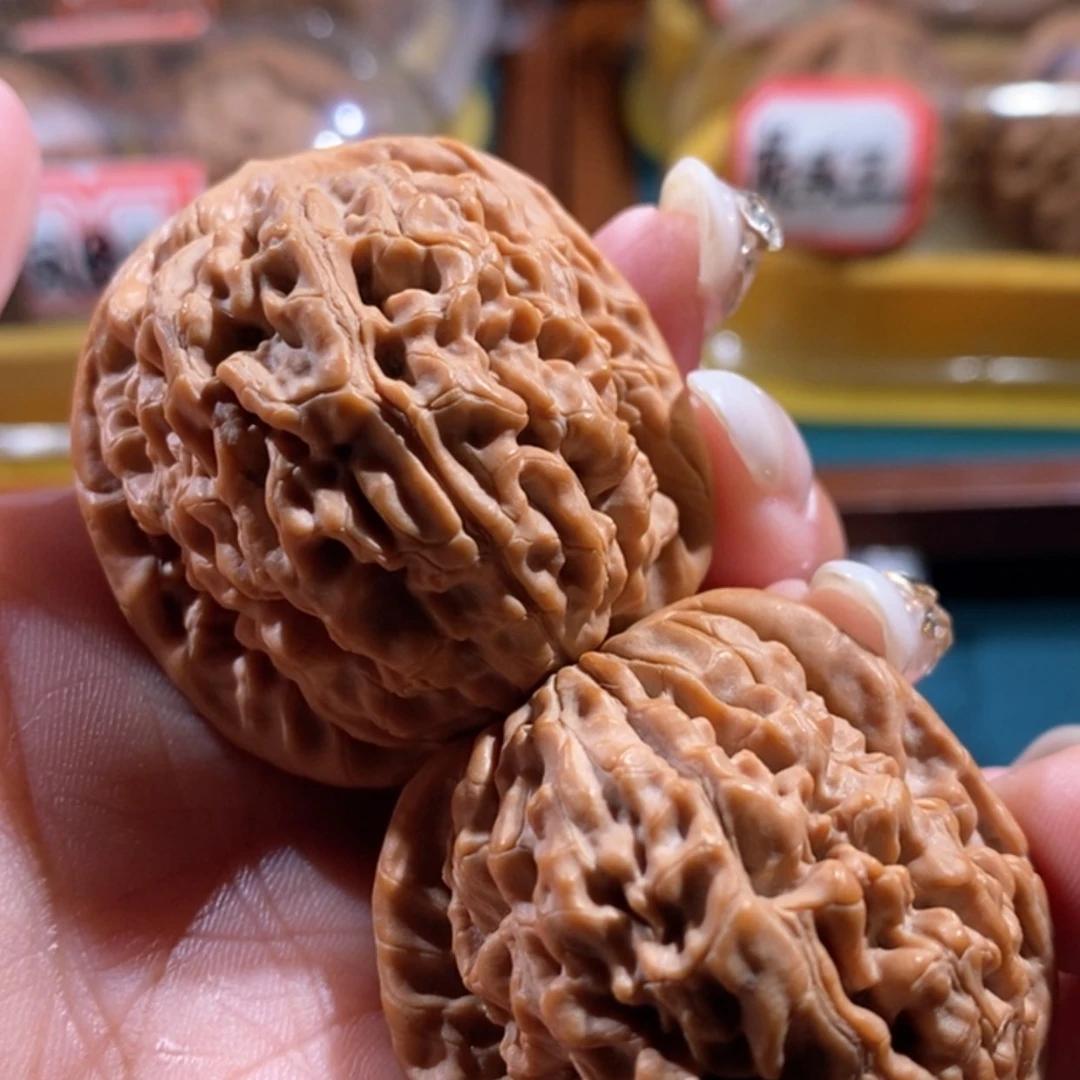 【闪购商品】文玩核桃吊坠莲花