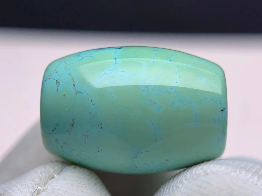 原矿绿松石高瓷桶珠，瓷釉级，尺寸16×12重3.6克