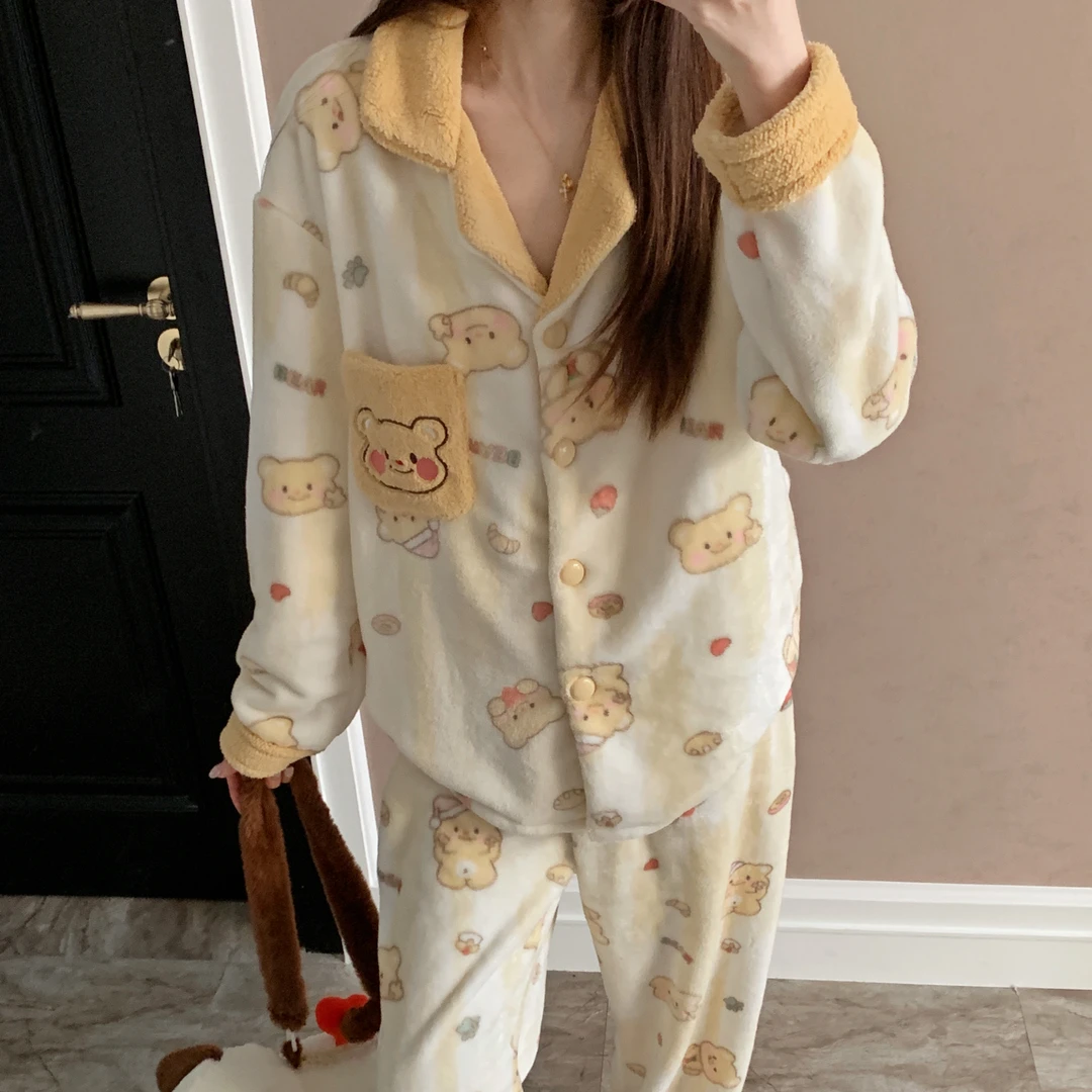 睡衣女秋冬季珊瑚绒大码加厚可外穿法兰绒卡通小熊套装冬天家居服