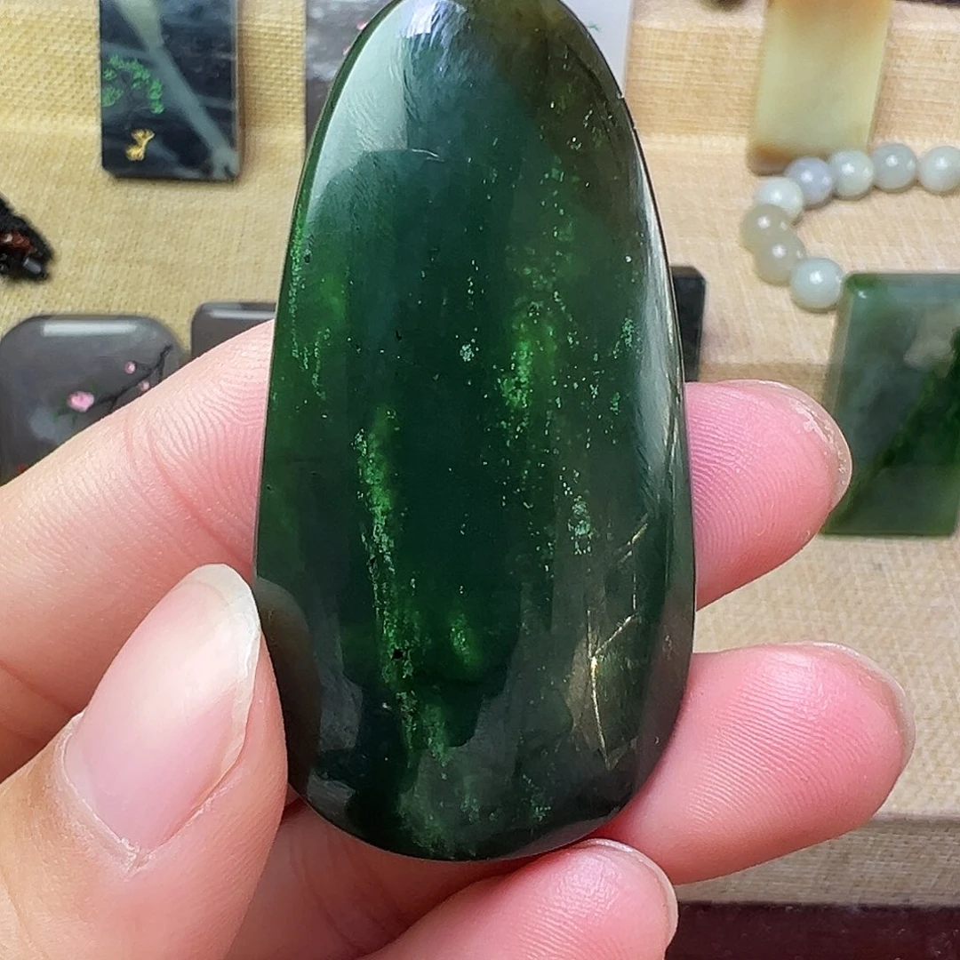 和田玉（碧玉）颈饰未镶嵌