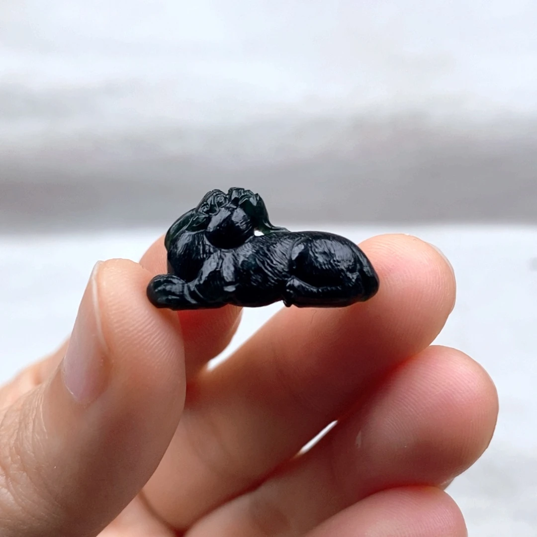 颈饰未镶嵌翡翠貔貅