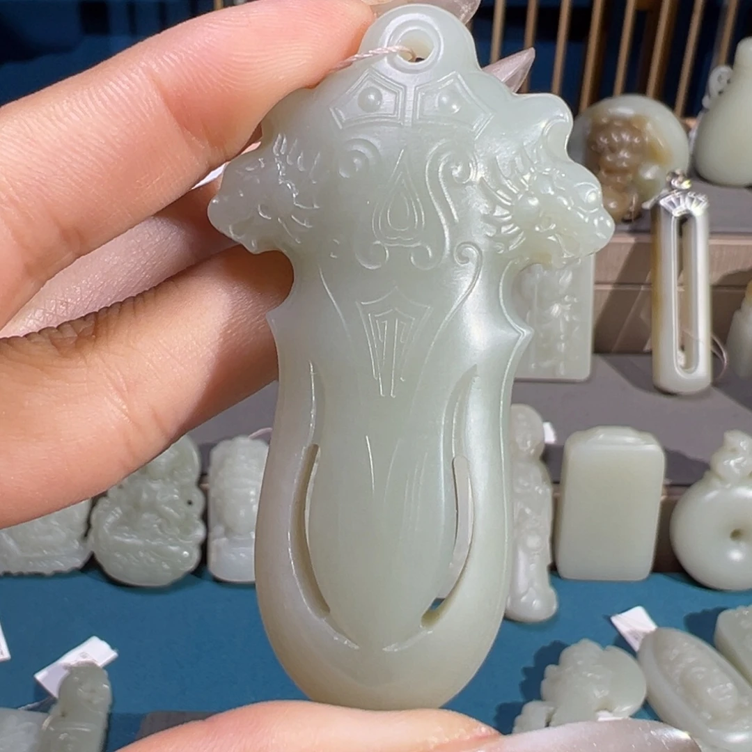 和田玉（糖玉）未镶嵌颈饰