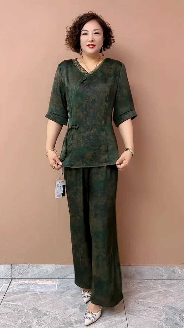 洋气夏季常规中老年女装薄款提花复古女装宽松型国风减龄网红气质