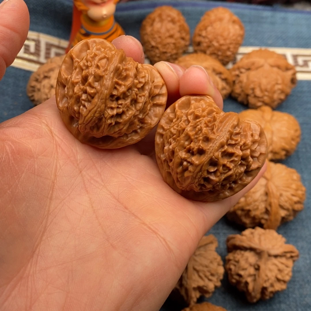 文玩核桃把件40桃心宫灯